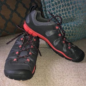 Keen hiking shoes size 8